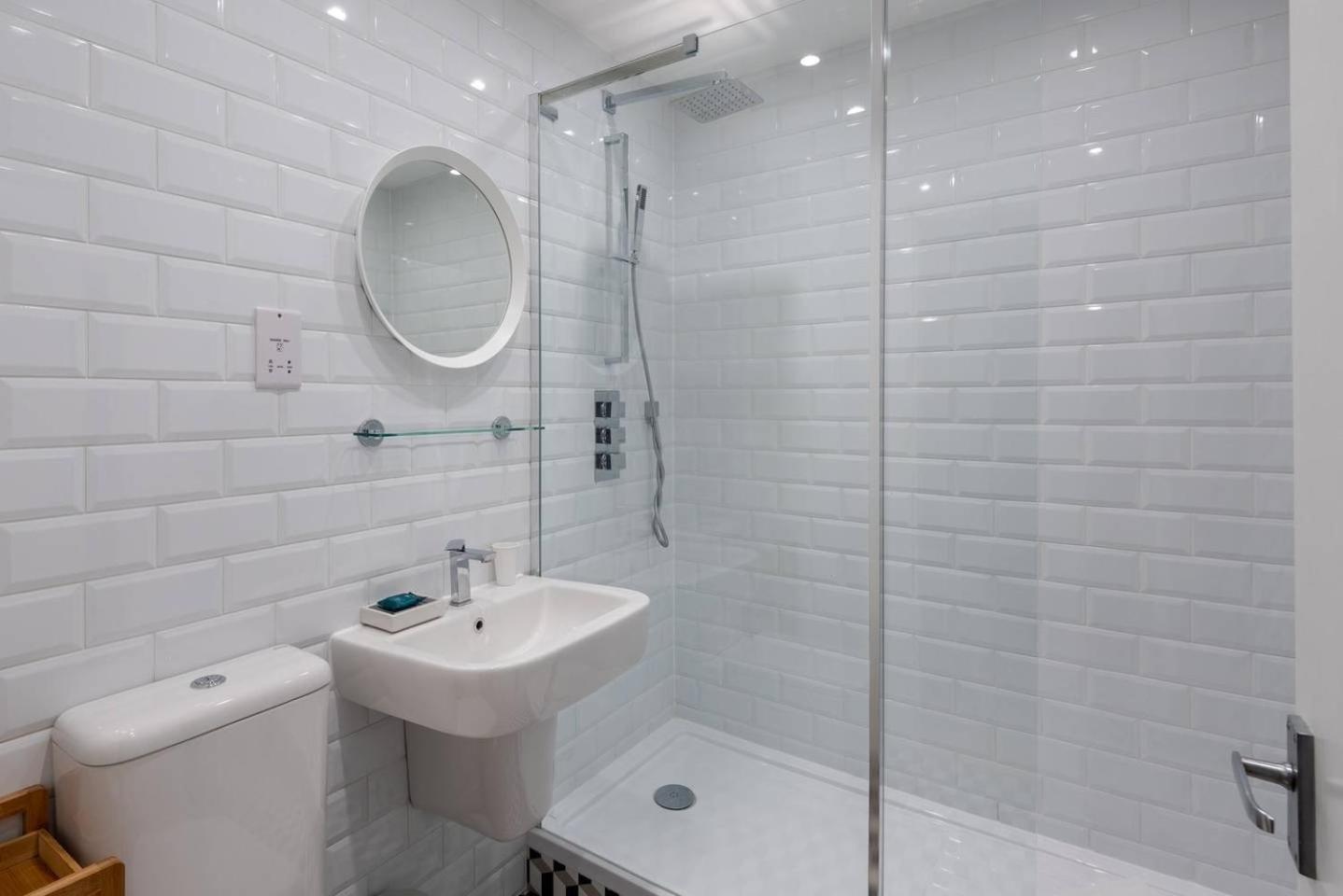 Guestready - 1Br Flat Ideally Located In Zone 2 Fits 3 Leilighet London Eksteriør bilde